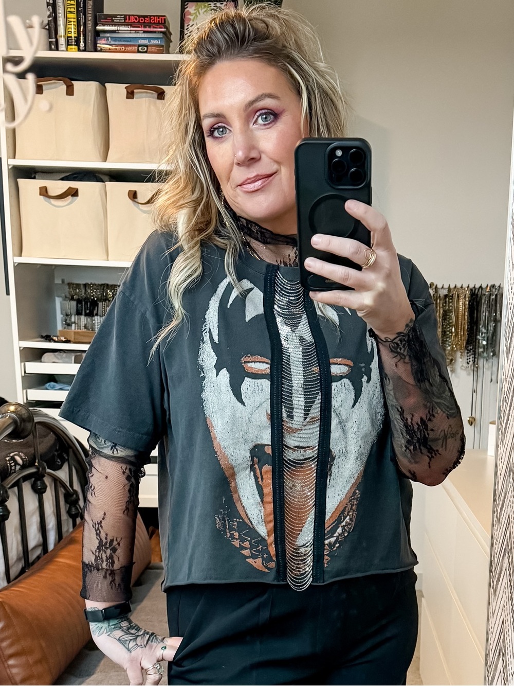 Buckle Kiss Cropped Tee with Metal Chain Detail